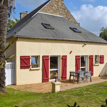 3 Bedroom Awesome Home In Lézardrieux Εξωτερικό φωτογραφία