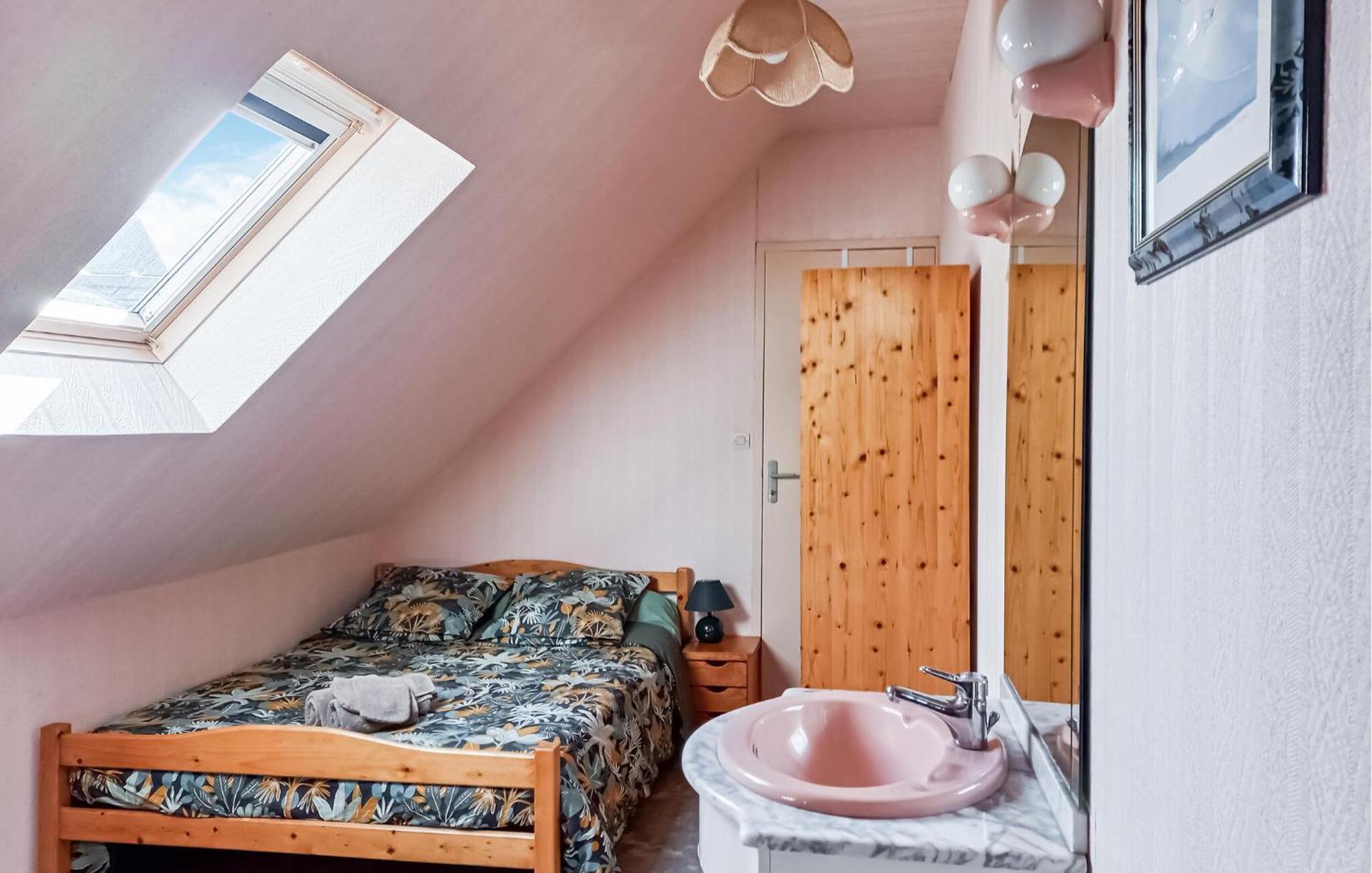3 Bedroom Awesome Home In Lézardrieux Εξωτερικό φωτογραφία