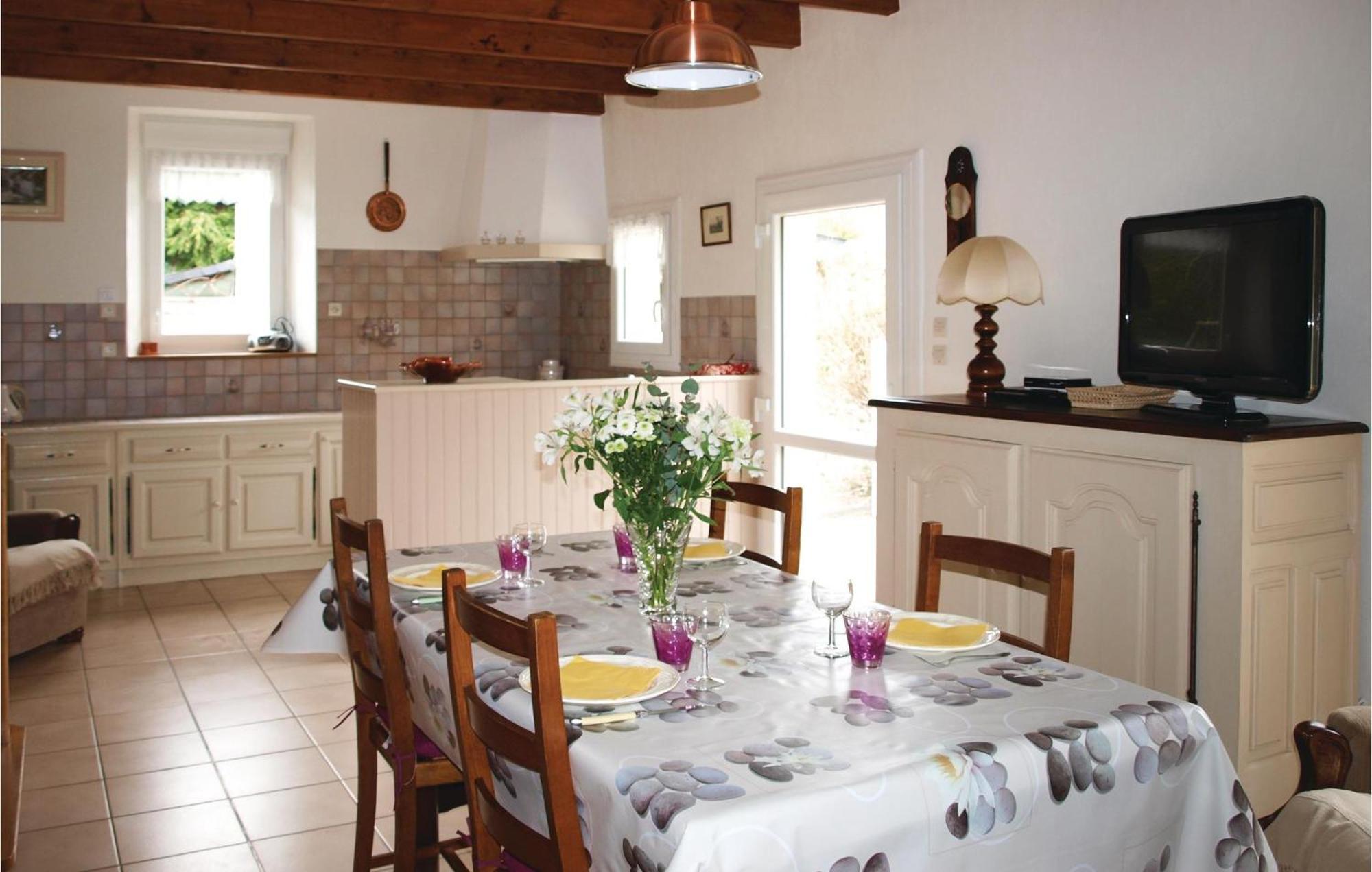 3 Bedroom Awesome Home In Lézardrieux Εξωτερικό φωτογραφία
