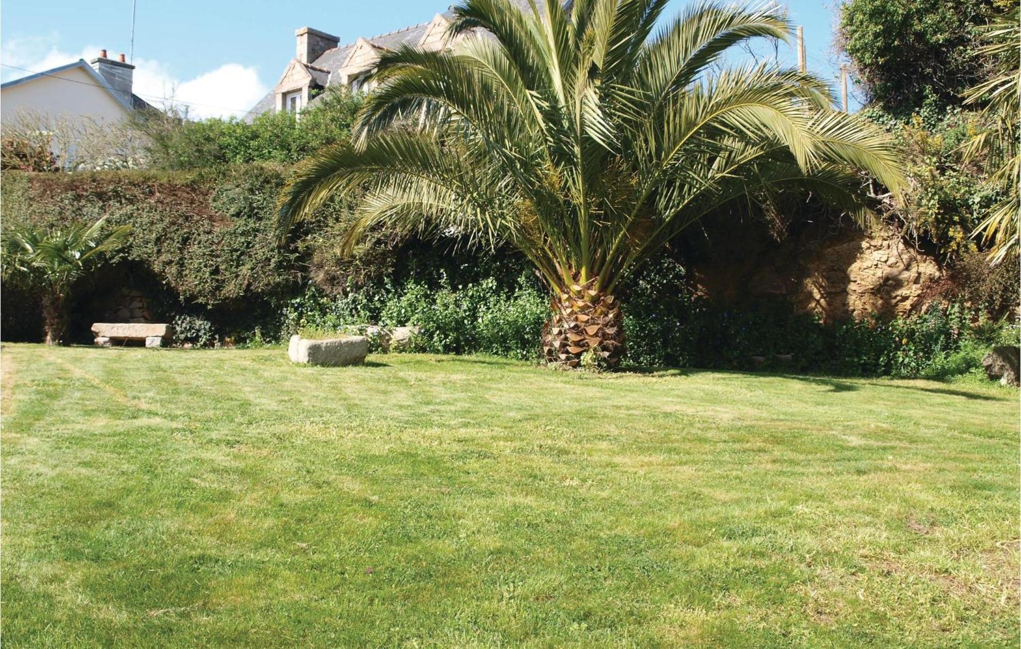 3 Bedroom Awesome Home In Lézardrieux Εξωτερικό φωτογραφία